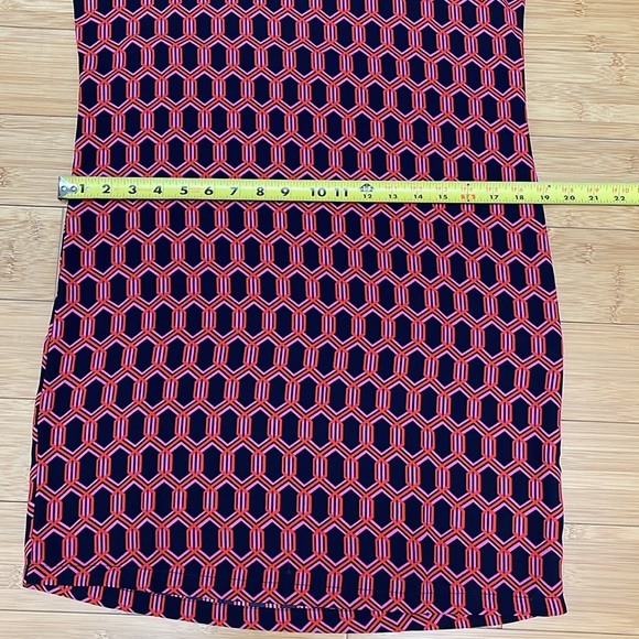 NWOT Adrienne Vittadini Navy Blue Pink Red Hexagon Geometric Shift Dress 4 - Picture 5 of 9